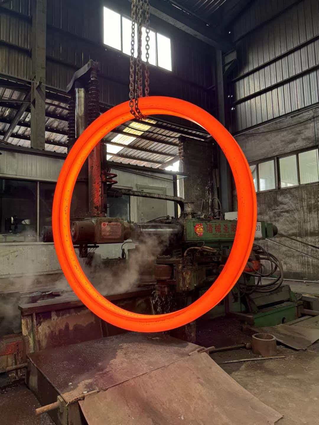Hot rolled steel pipe