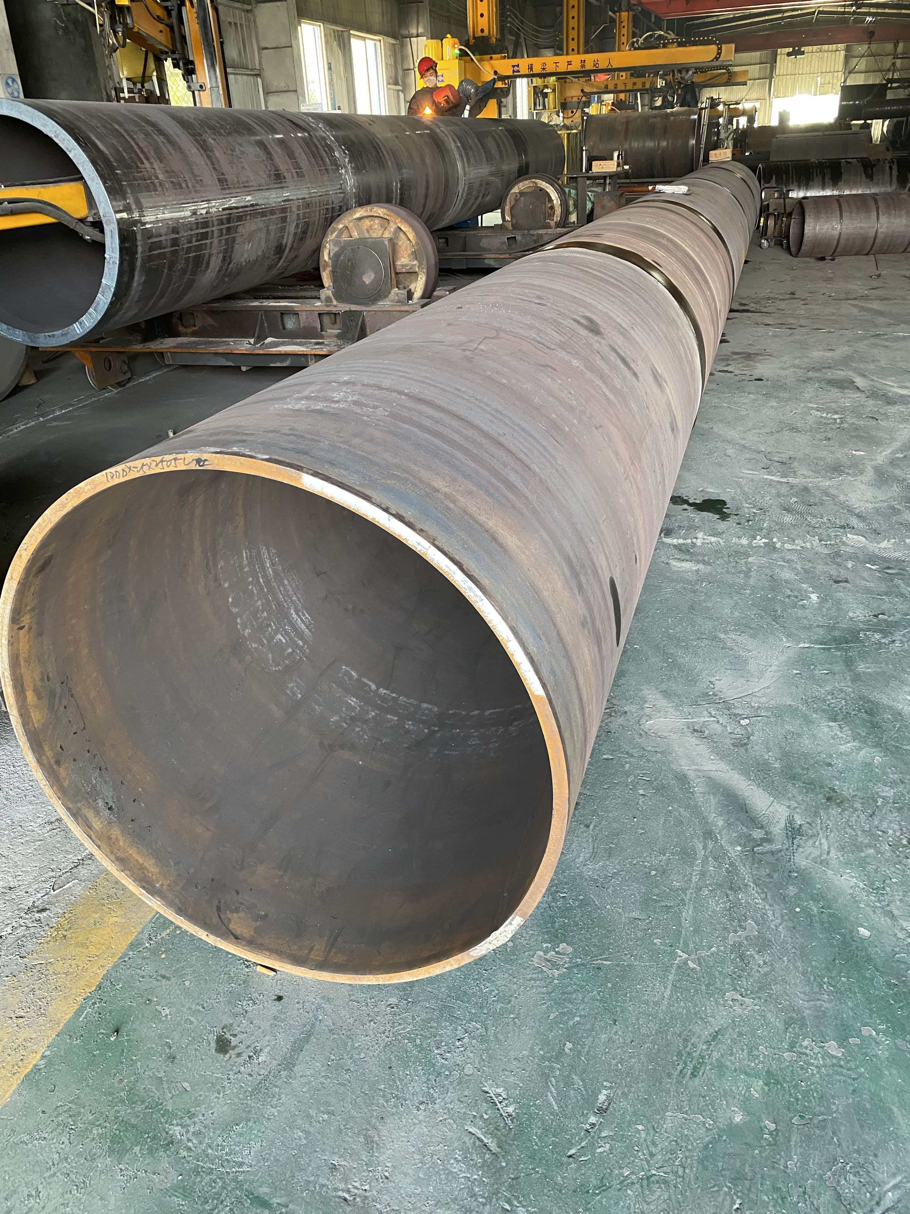 Hot rolled steel pipe