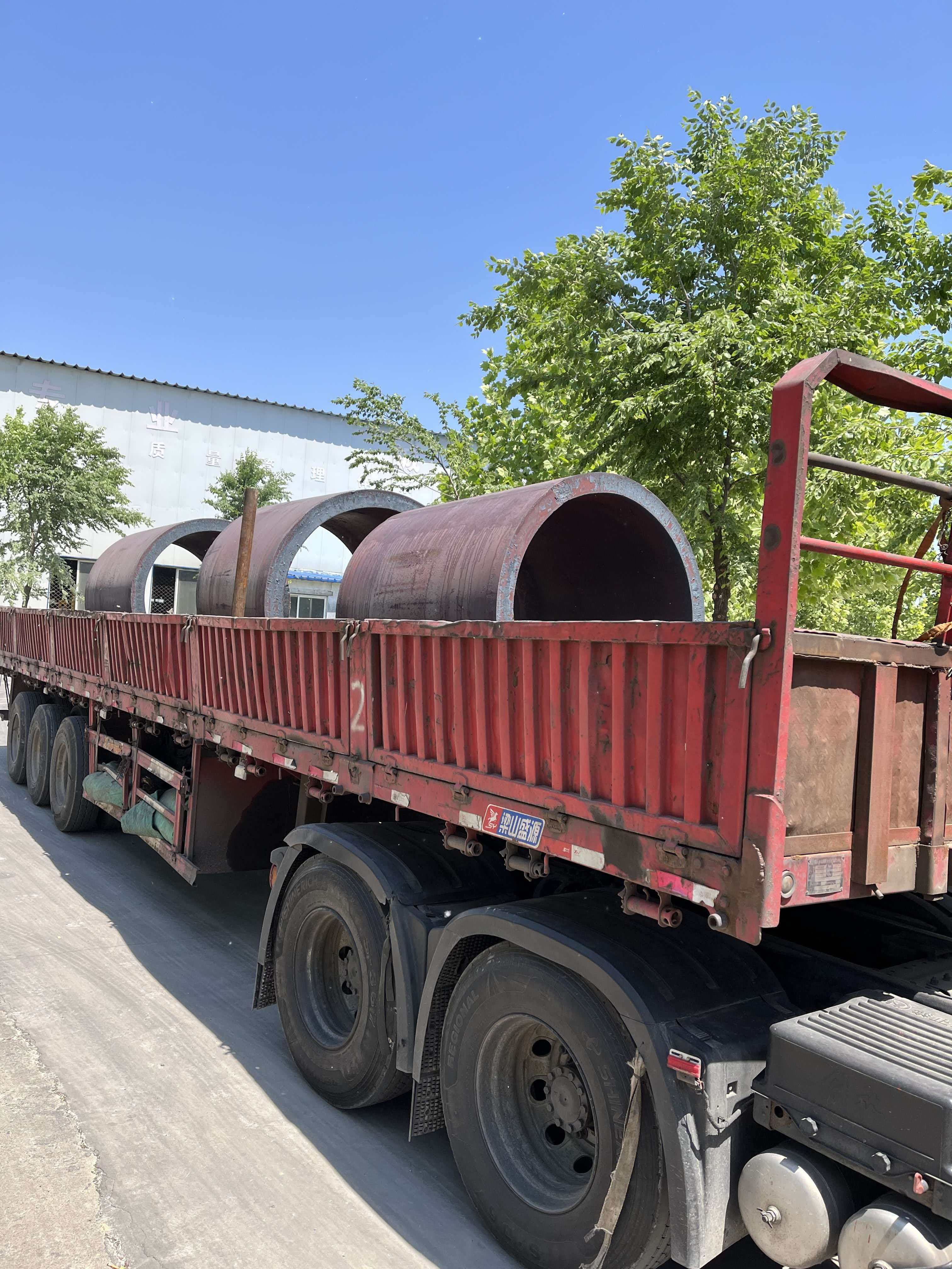 Hot rolled steel pipe
